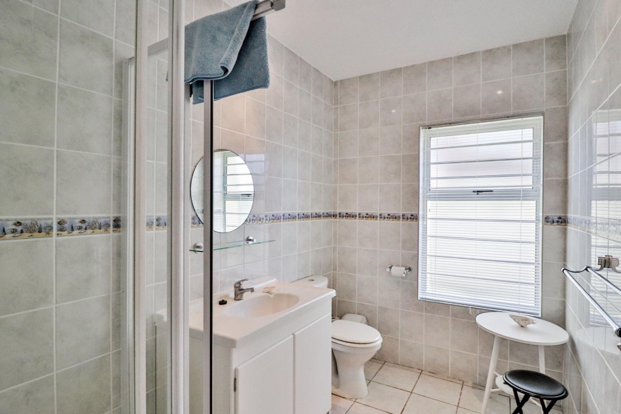 6 Bedroom Property for Sale in De Kelders Western Cape